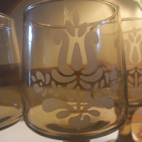 Vintage Pfaltzgraff Rainbow Glass Wine Glasses. Set of 4. - Picture 4 of 6
